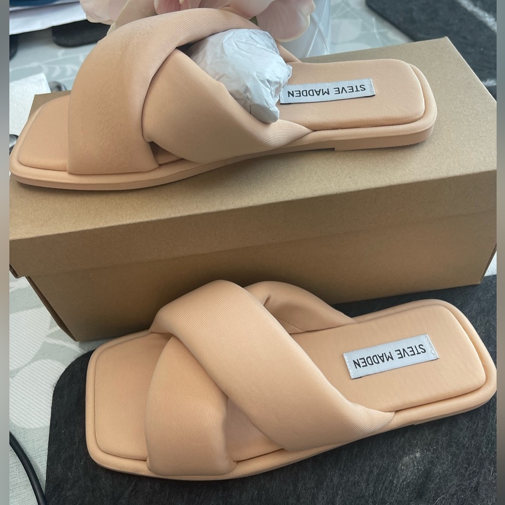 New nib Steve Madden Dixie square toe sandals 7